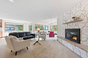 29 Orme Ct, Saint Paul, MN 55116 - Photo 8