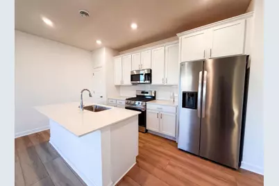 10773 Hemingway Avenue S, Cottage Grove, MN 55016 - Photo 2