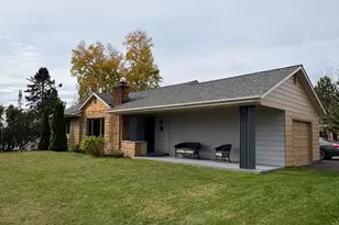 419 2nd Ave W, Grand Marais, MN 55604 - Photo 2