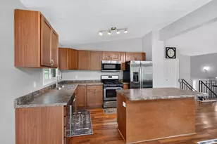 8149 Brandywine Pkwy, Brooklyn Park, MN 55444 - Photo 8