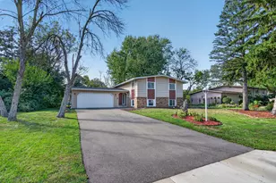 8149 Brandywine Pkwy, Brooklyn Park, MN 55444 - Photo 2
