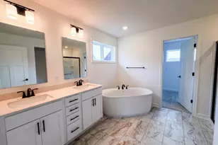 843 Londonderry Ln NW, Rochester, MN 55901 - Photo 12