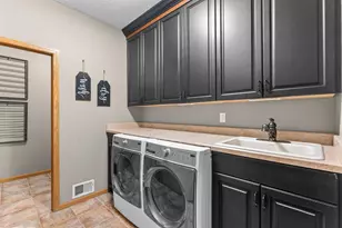 546 White Pine Way, Eagan, MN 55123 - Photo 18