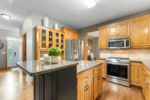 546 White Pine Way, Eagan, MN 55123 - Photo 6
