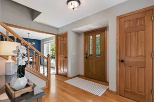 9017 Larkspur Ln, Eden Prairie, MN 55347 - Photo 4