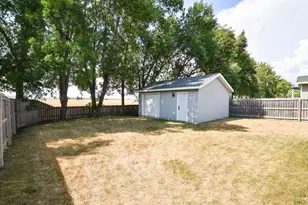 3842 10th St N, Fargo, ND 58102 - Photo 4