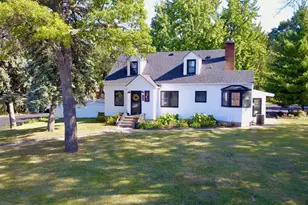 739 10th St NW, New Brighton, MN 55112 - Photo 1