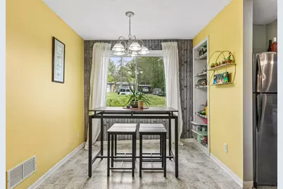 670 Goodwin Avenue N, Oakdale, MN 55128 - Photo 8