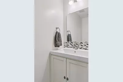 670 Goodwin Avenue N, Oakdale, MN 55128 - Photo 14