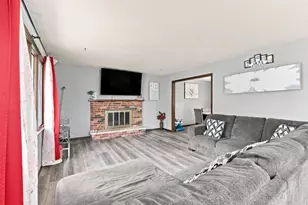 10048 Upton Rd, Bloomington, MN 55431 - Photo 12