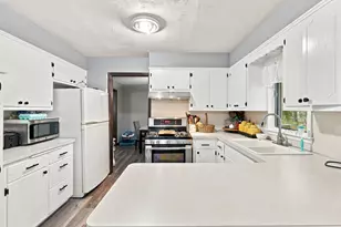 10048 Upton Rd, Bloomington, MN 55431 - Photo 4