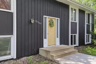 10048 Upton Rd, Bloomington, MN 55431 - Photo 2