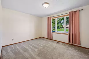 518 Devonshire Dr, Norwood Young America, MN 55397 - Photo 38
