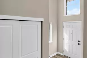25868 Emerson Ct, Wyoming, MN 55092 - Photo 2