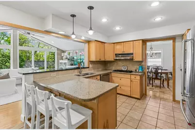 290 Ridgeview Drive E, Wayzata, MN 55391 - Photo 8