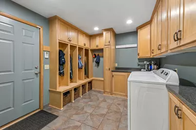 290 Ridgeview Drive E, Wayzata, MN 55391 - Photo 14