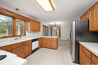 4505 Upland Lane N, Plymouth, MN 55446 - Photo 4