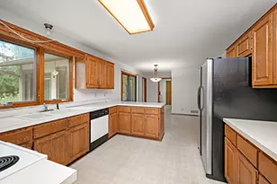 4505 Upland Ln N, Plymouth, MN 55446 - Photo 4