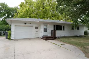 1715 19th St S, Moorhead, MN 56560 - Photo 1