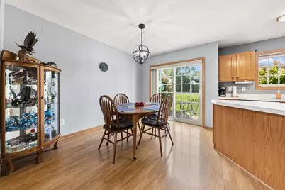 446 Mission Hills Way E, Chanhassen, MN 55317 - Photo 14