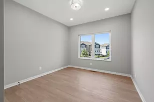 2353 7th Ave E, North Saint Paul, MN 55109 - Photo 16