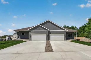 2353 7th Ave E, North Saint Paul, MN 55109 - Photo 4