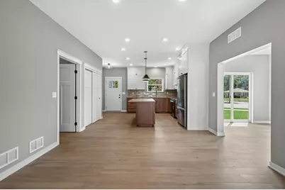 2353 7th Ave E, North Saint Paul, MN 55109 - Photo 10