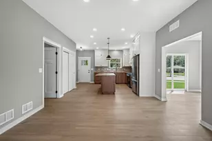 2353 7th Ave E, North Saint Paul, MN 55109 - Photo 10