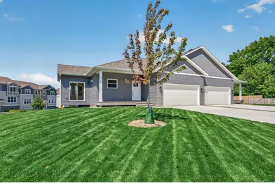 2353 7th Ave E, North Saint Paul, MN 55109 - Photo 1
