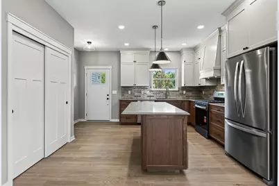 2353 7th Ave E, North Saint Paul, MN 55109 - Photo 8