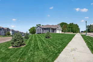 2353 7th Ave E, North Saint Paul, MN 55109 - Photo 2