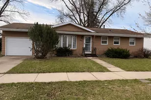 117 Southdale St SE, Sleepy Eye, MN 56085 - Photo 1