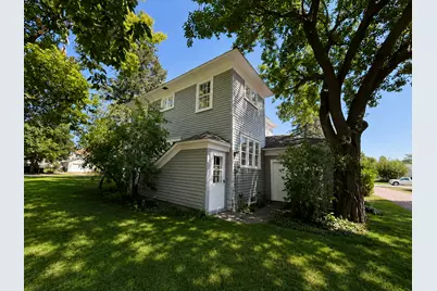 1244 6th Avenue N, Windom, MN 56101 - Photo 2