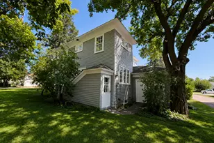1244 6th Ave N, Windom, MN 56101 - Photo 2