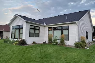 5839 Rivers Edge Dr, Saint Cloud, MN 56303 - Photo 2