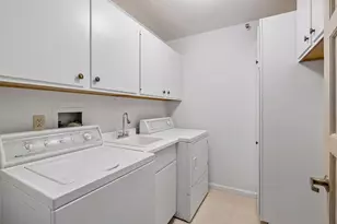 1235 Yale Pl, Minneapolis, MN 55403 - Photo 24