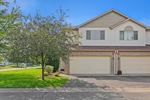 211 Stallion Ln, Lino Lakes, MN 55014 - Photo 2