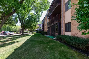 2670 Oxford St N, Roseville, MN 55113 - Photo 2