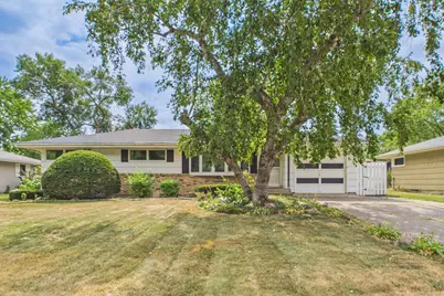 1761 Emerald Drive, New Brighton, MN 55112 - Photo 6