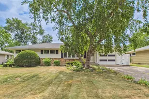 1761 Emerald Dr, New Brighton, MN 55112 - Photo 6
