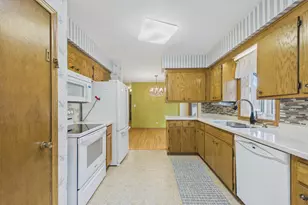 1761 Emerald Dr, New Brighton, MN 55112 - Photo 10