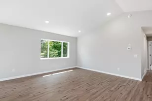 1228 Olivia St SE, New Prague, MN 56071 - Photo 4
