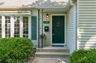 1709 Preston Ln, Hopkins, MN 55343 - Photo 2