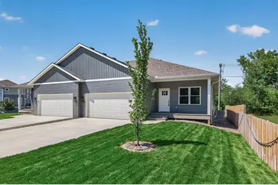 2357 7th Ave E, North Saint Paul, MN 55109 - Photo 1