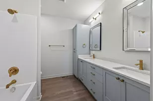 2357 7th Ave E, North Saint Paul, MN 55109 - Photo 20