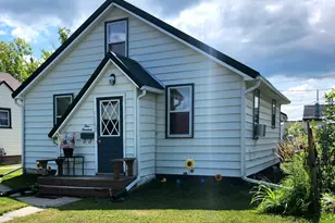 119 13th St W, International Falls, MN 56649 - Photo 2