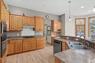 20710 Helena Ln, Lakeville, MN 55044 - Photo 8