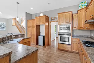 20710 Helena Ln, Lakeville, MN 55044 - Photo 2