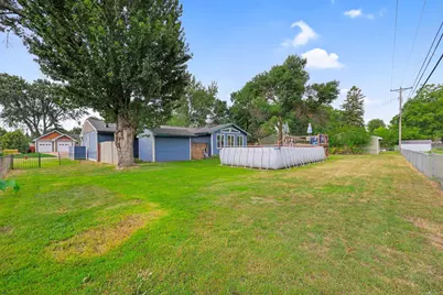7700 65th Avenue N, Brooklyn Park, MN 55428 - Photo 4