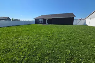 1943 Brownell St, Saint Charles, MN 55972 - Photo 16